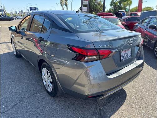 Gun Metallic 2025 Nissan Versa 1.6 S