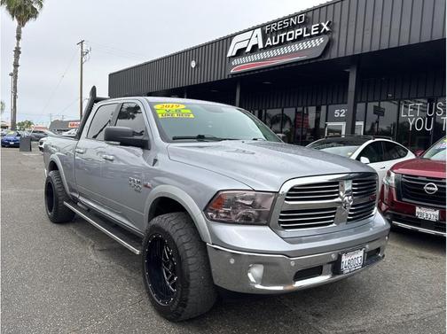 Billet Silver Metallic Clearcoat 2019 RAM 1500 Big Horn