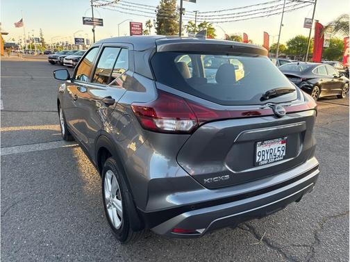 2022 Nissan Kicks S
