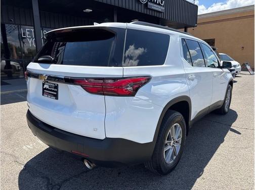 White 2023 Chevrolet Traverse LT Cloth