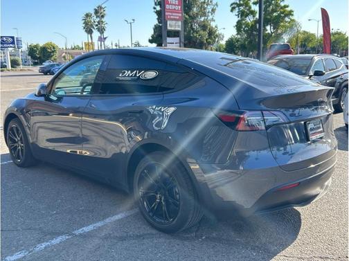 Gray 2022 Tesla Model Y Long Range Dual Motor All-Wheel Drive