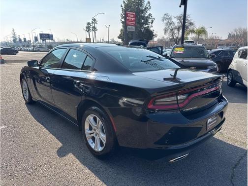 Pitch Black Clearcoat 2022 Dodge Charger SXT