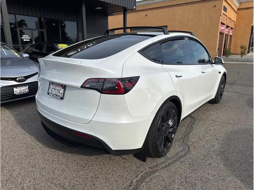 Pearl White Multi-Coat 2022 Tesla Model Y Performance Dual Motor All-Wheel Drive