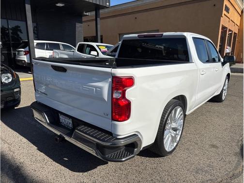 Summit White 2025 Chevrolet Silverado 1500 LT