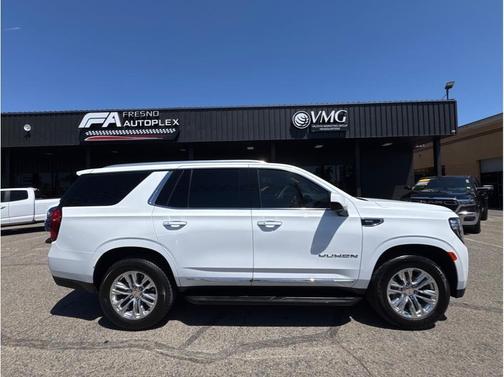 White 2024 GMC Yukon SLT