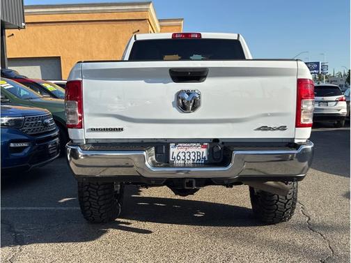 Bright White Clearcoat 2024 RAM 2500 Big Horn Crew Cab 4x4 6'4' Box