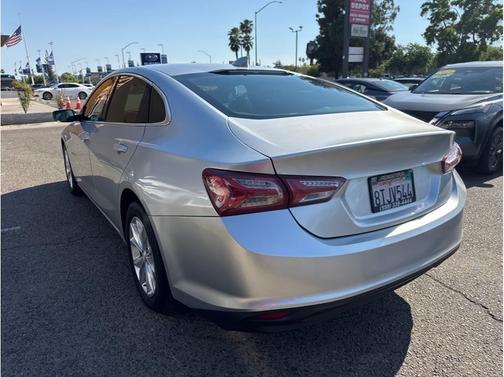 Silver Ice Metallic 2020 Chevrolet Malibu FWD LT