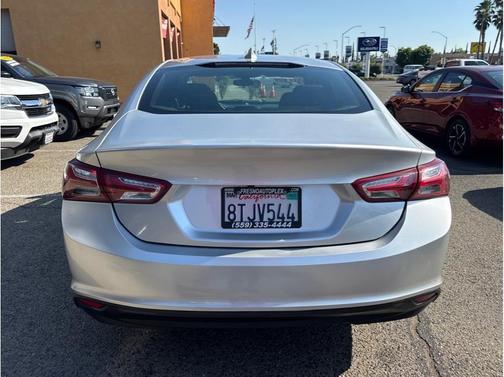 Silver Ice Metallic 2020 Chevrolet Malibu FWD LT