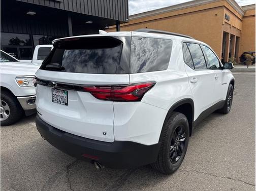 Summit White 2023 Chevrolet Traverse LT Cloth
