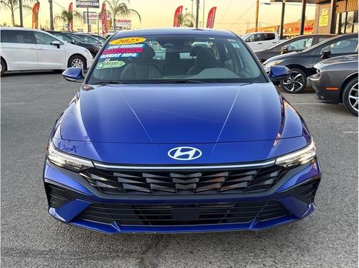 2025 Hyundai ELANTRA SEL