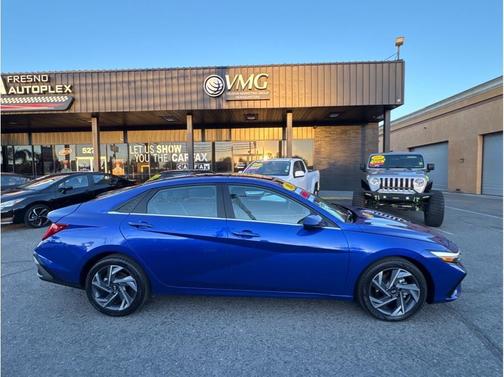 2025 Hyundai ELANTRA SEL