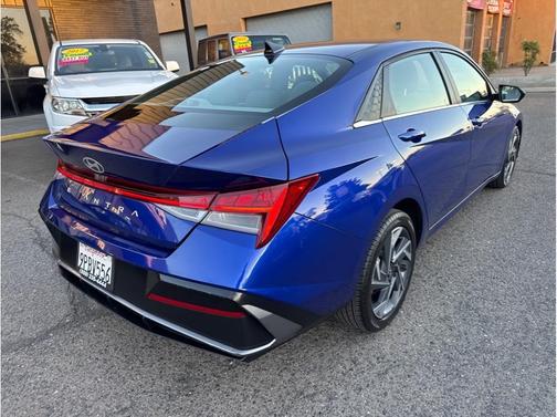 2025 Hyundai ELANTRA SEL