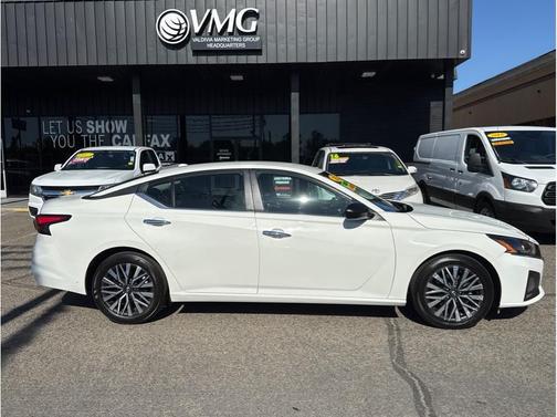 White 2025 Nissan Altima 2.5 SV