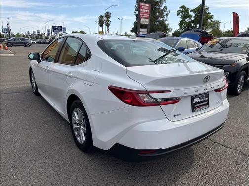 Ice Cap 2025 Toyota Camry LE
