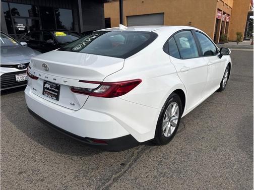 Ice Cap 2025 Toyota Camry LE