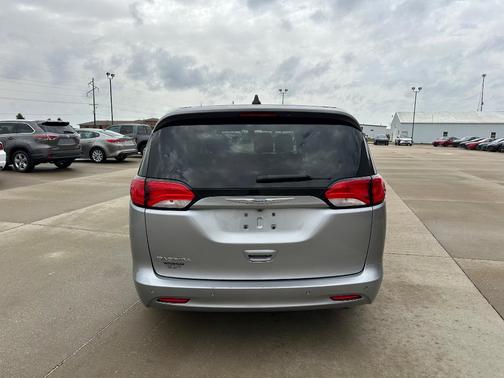 2018 Chrysler Pacifica L