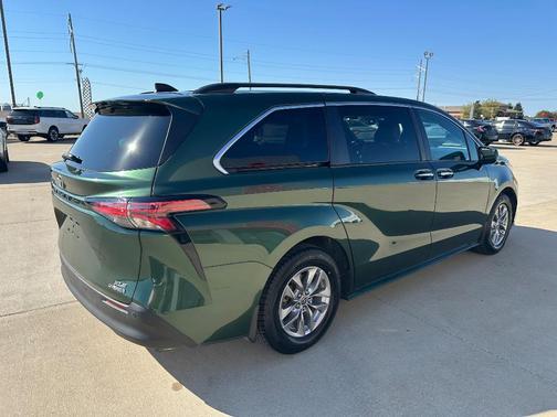 2022 Toyota Sienna XLE