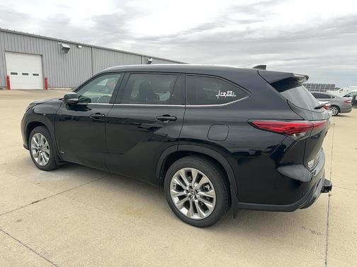 2023 Toyota Highlander Hybrid Limited