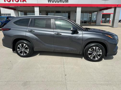 2025 Toyota Highlander XLE
