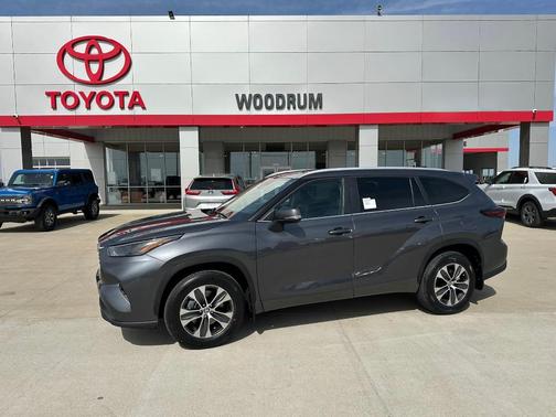 2025 Toyota Highlander XLE