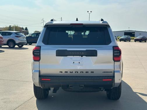 2025 Toyota 4Runner Hybrid TRD Off Road