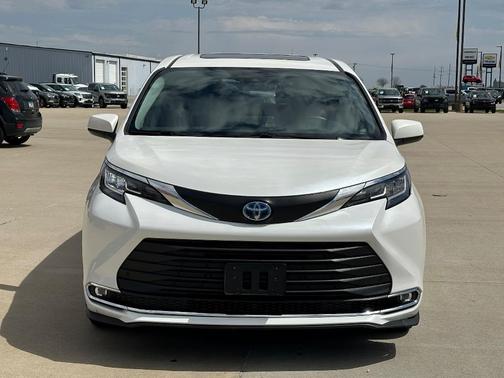 2021 Toyota Sienna XLE