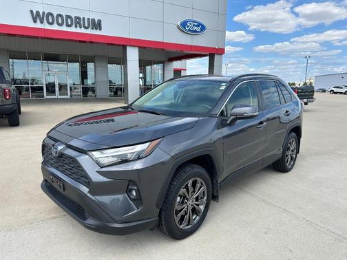 2022 Toyota RAV4 Hybrid XLE