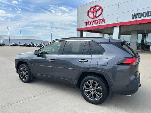 2022 Toyota RAV4 Hybrid XLE
