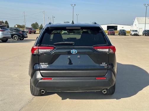 2022 Toyota RAV4 Hybrid LE