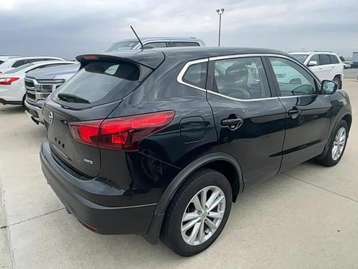 2017 Nissan Rogue Sport S