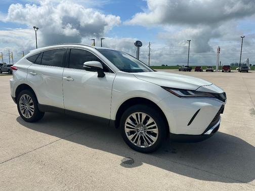 2022 Toyota Venza XLE
