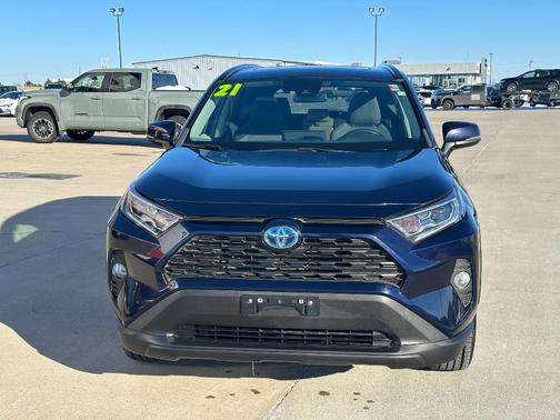 2021 Toyota RAV4 Hybrid XLE