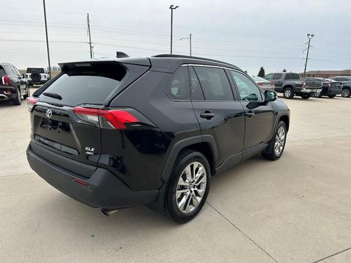 2020 Toyota RAV4 XLE Premium