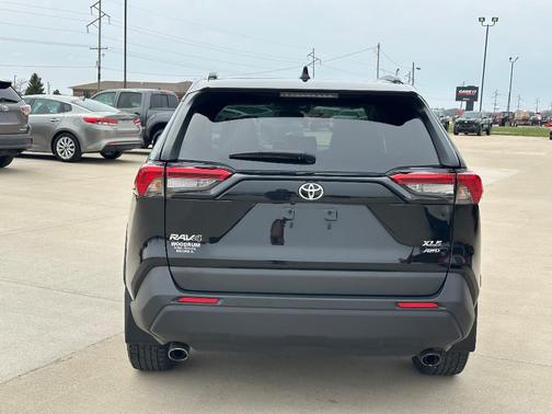 2020 Toyota RAV4 XLE Premium