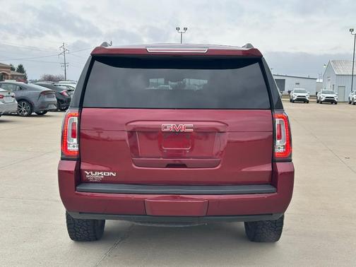 2017 GMC Yukon SLT