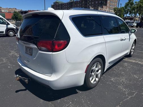 2018 Chrysler Pacifica Touring-L Plus