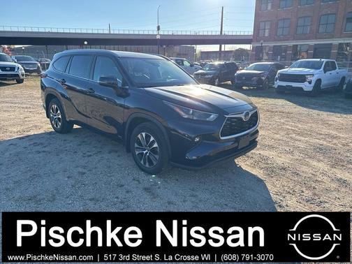 2022 Toyota Highlander Hybrid XLE