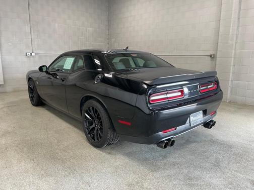2018 Dodge Challenger 392 Hemi Scat Pack Shaker
