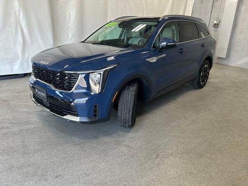 Midnight Black 2025 Kia Sorento S