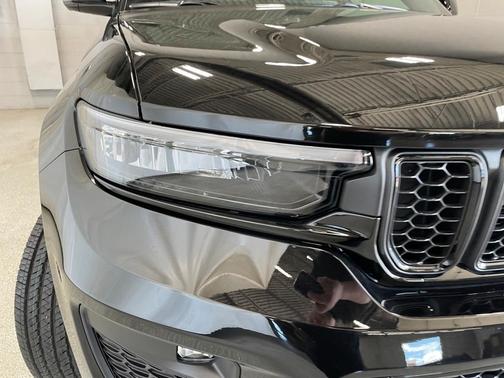 2025 Jeep Grand Cherokee 4xe Base