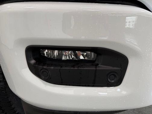 Bright White Clearcoat 2026 RAM 2500 Black Express Crew Cab 4x4 6'4' Box