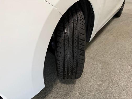 Super White 2017 Toyota Corolla LE