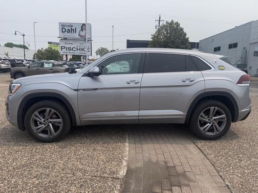2024 Volkswagen Atlas Cross Sport 2.0T SEL R-Line