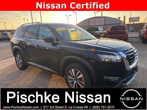 2025 Nissan Pathfinder SL