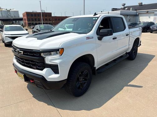 Summit White 2023 Chevrolet Silverado 1500 LT Trail Boss