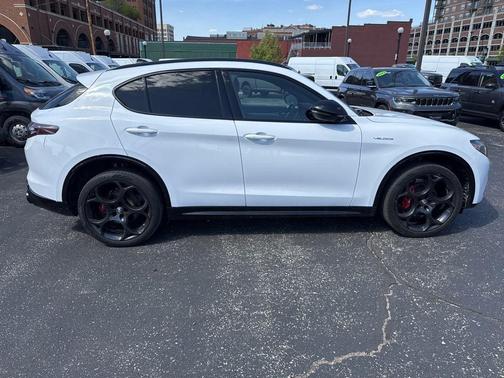 Alfa White 2024 Alfa Romeo Stelvio Veloce