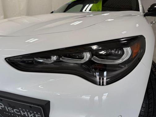 Alfa White 2024 Alfa Romeo Stelvio Veloce
