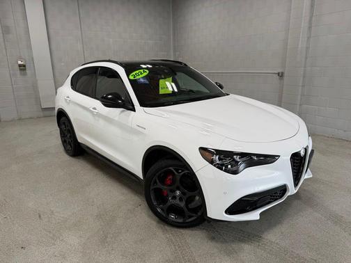 Alfa White 2024 Alfa Romeo Stelvio Veloce