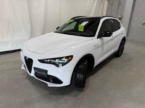 Alfa White 2024 Alfa Romeo Stelvio Veloce