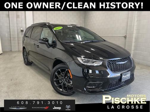 2023 Chrysler Pacifica Touring-L